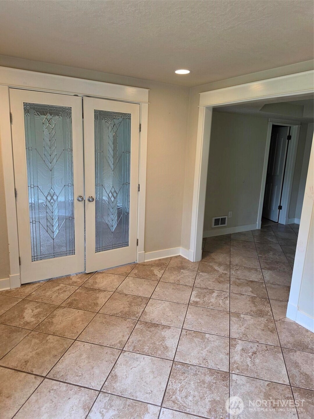 3790 SE Aiken Road , Port Orchard, WA 98366