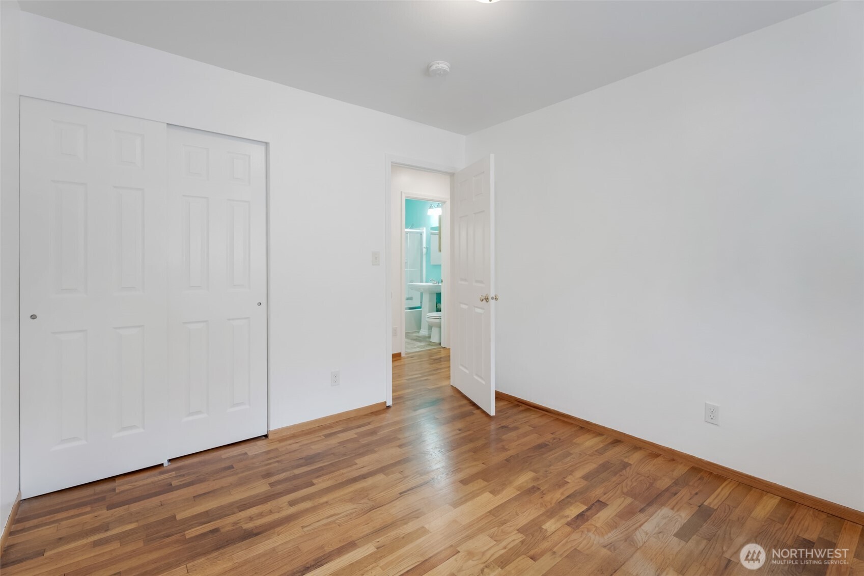 2002 Cascade Place W, University Place, WA 98466