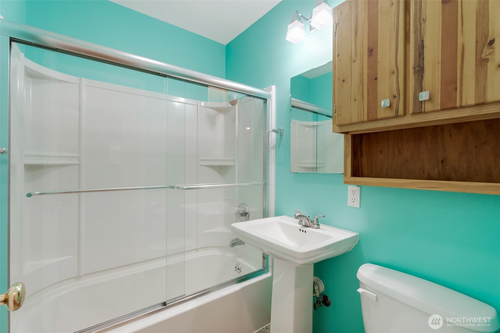 2002 Cascade Place W, University Place, WA 98466