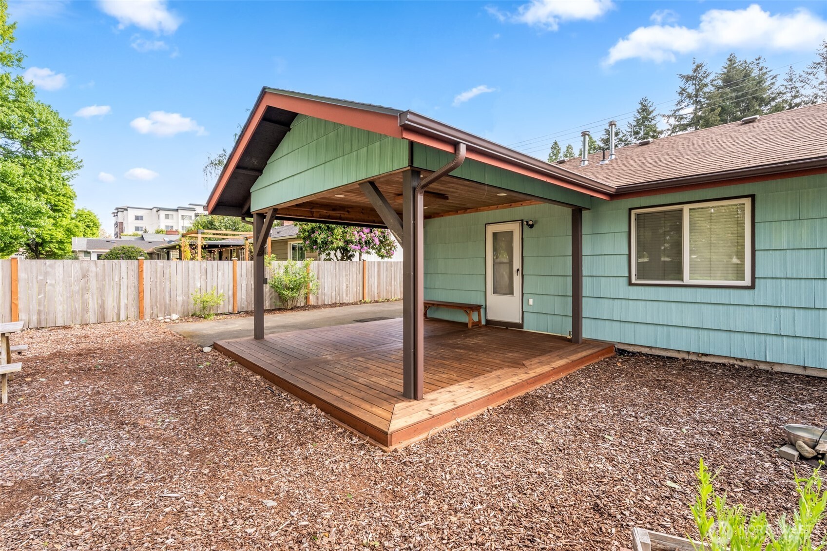 2002 Cascade Place W, University Place, WA 98466