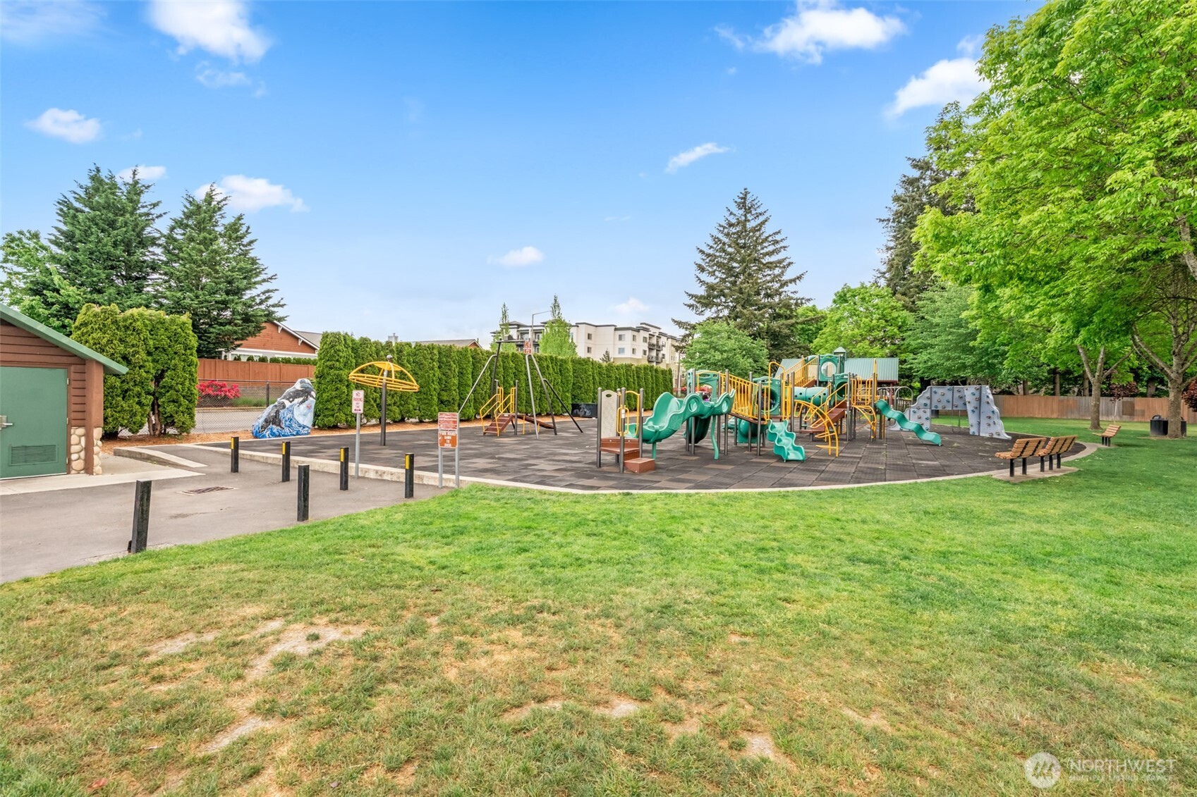 2002 Cascade Place W, University Place, WA 98466