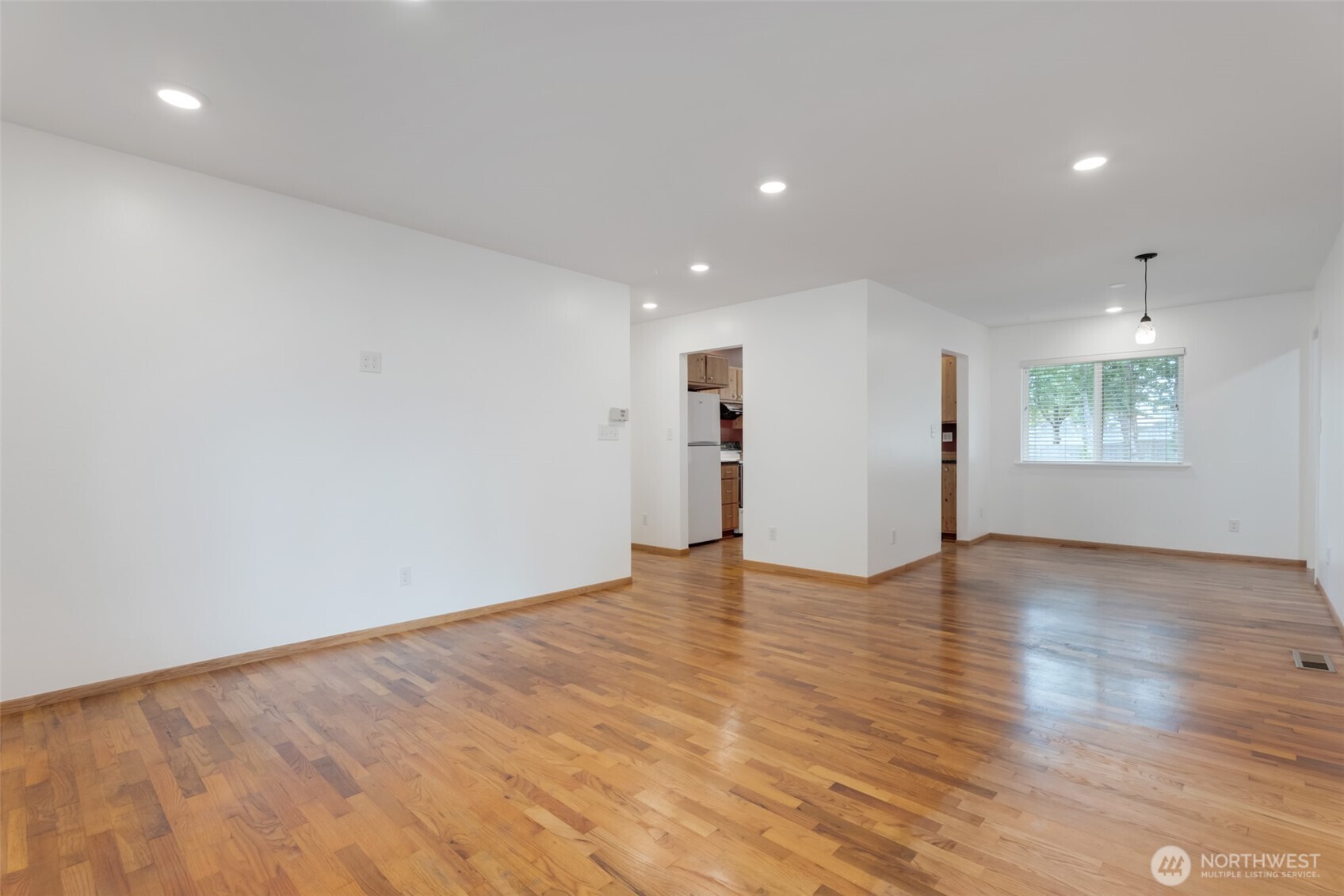 2002 Cascade Place W, University Place, WA 98466