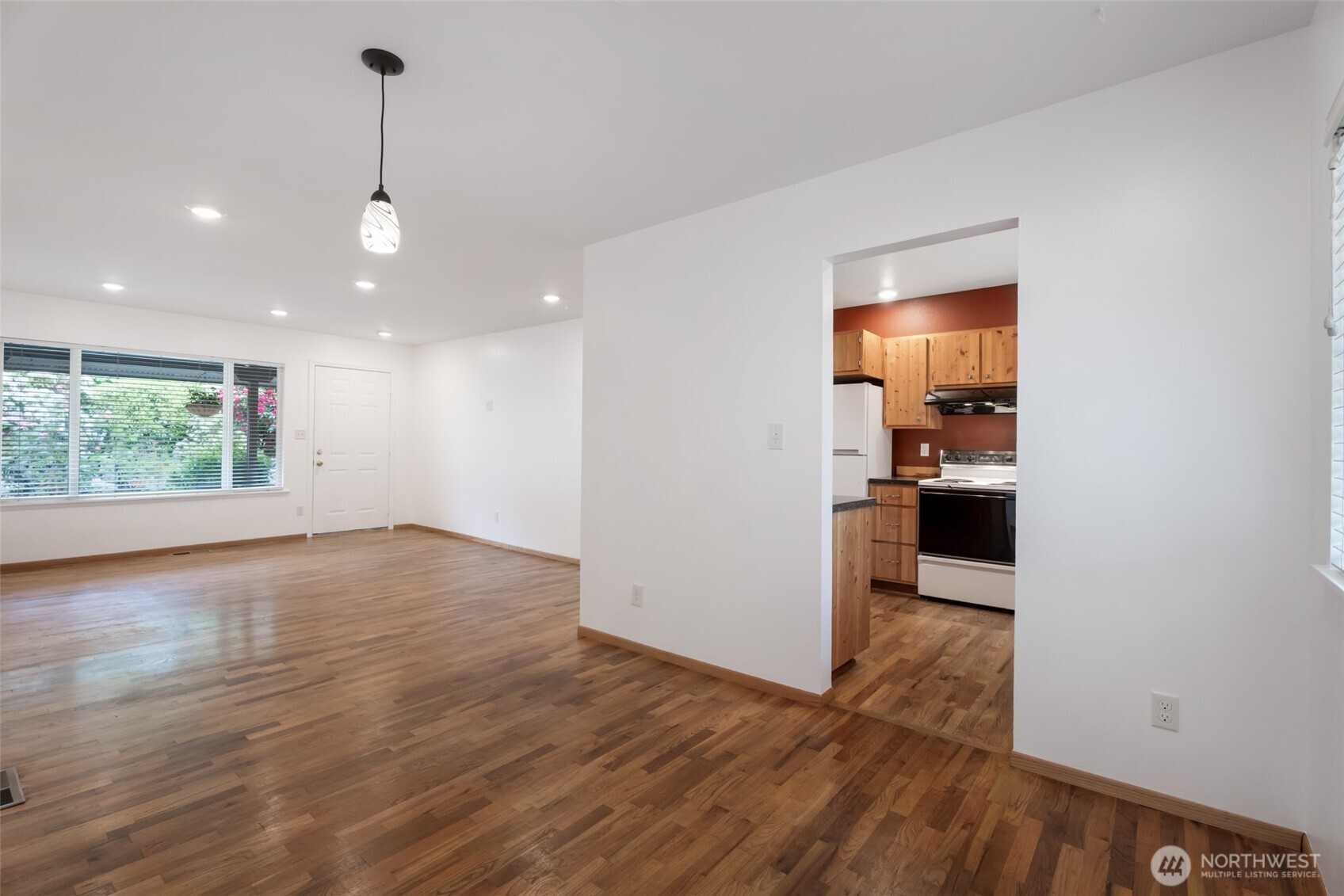 2002 Cascade Place W, University Place, WA 98466