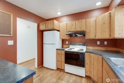2002 Cascade Place W, University Place, WA 98466 - Photo 10