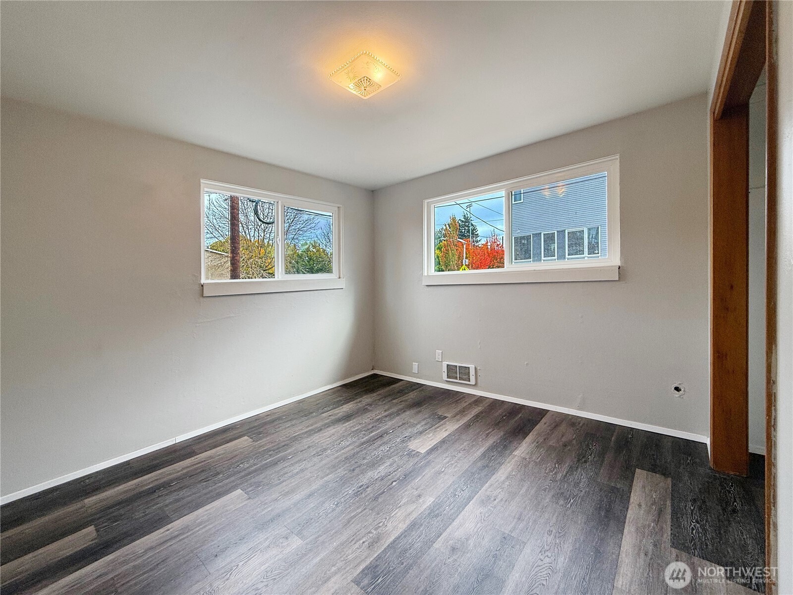 1409 NW 65th Street #1, Seattle, WA 98117-5255