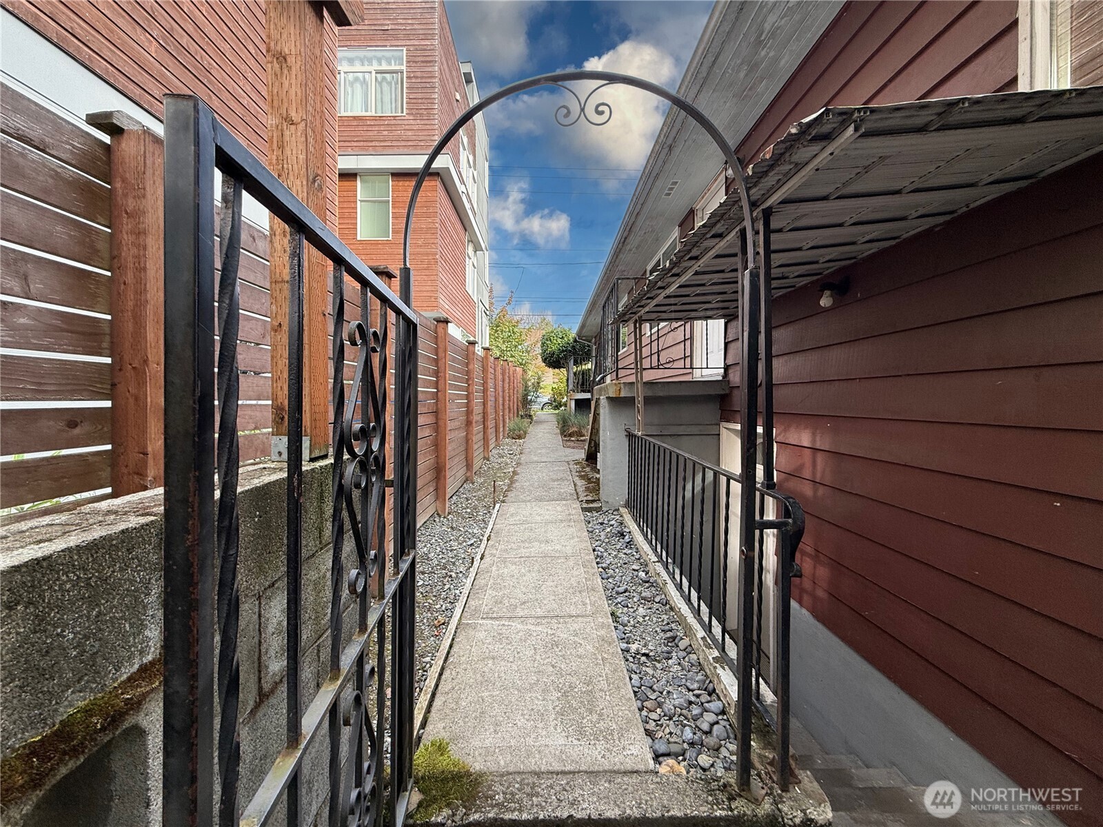 1409 NW 65th Street #1, Seattle, WA 98117-5255