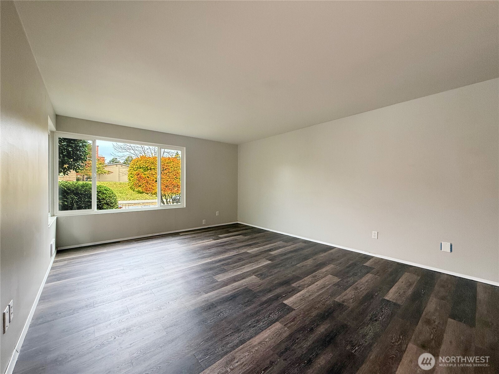 1409 NW 65th Street #1, Seattle, WA 98117-5255