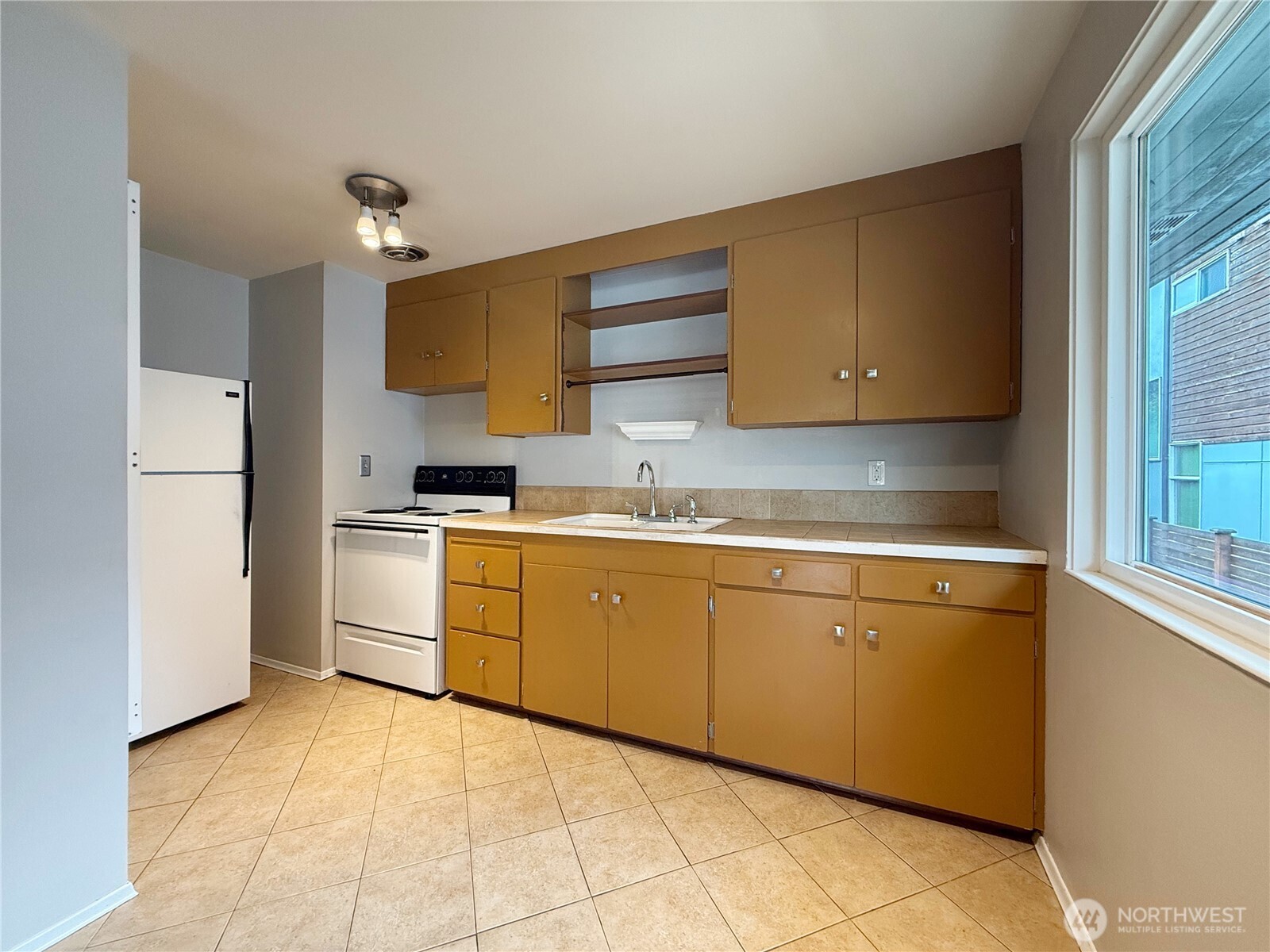 1409 NW 65th Street #1, Seattle, WA 98117-5255