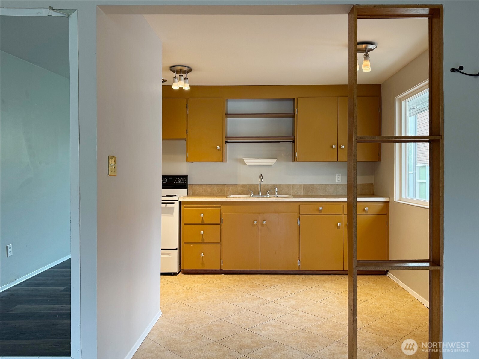 1409 NW 65th Street #1, Seattle, WA 98117-5255