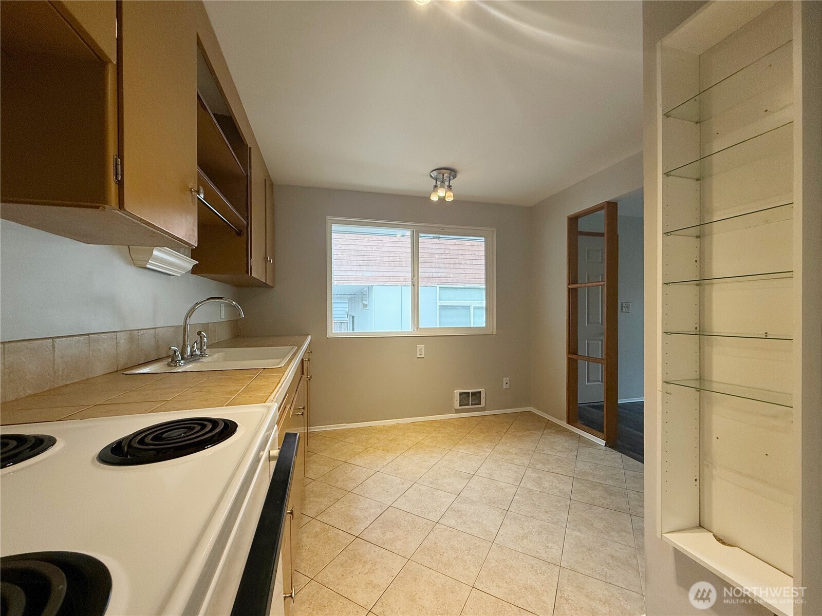 1409 NW 65th Street #1, Seattle, WA 98117-5255