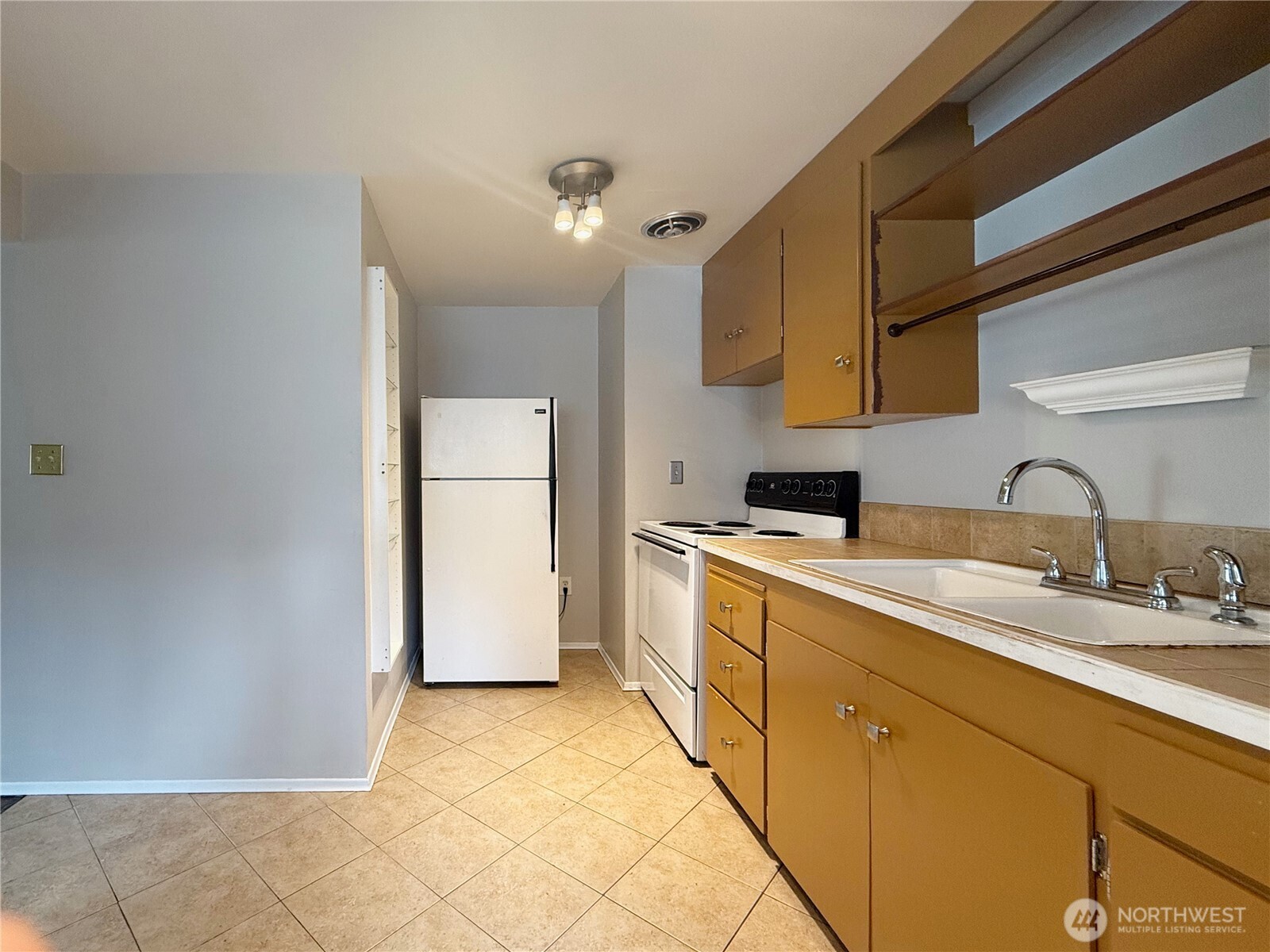 1409 NW 65th Street #1, Seattle, WA 98117-5255
