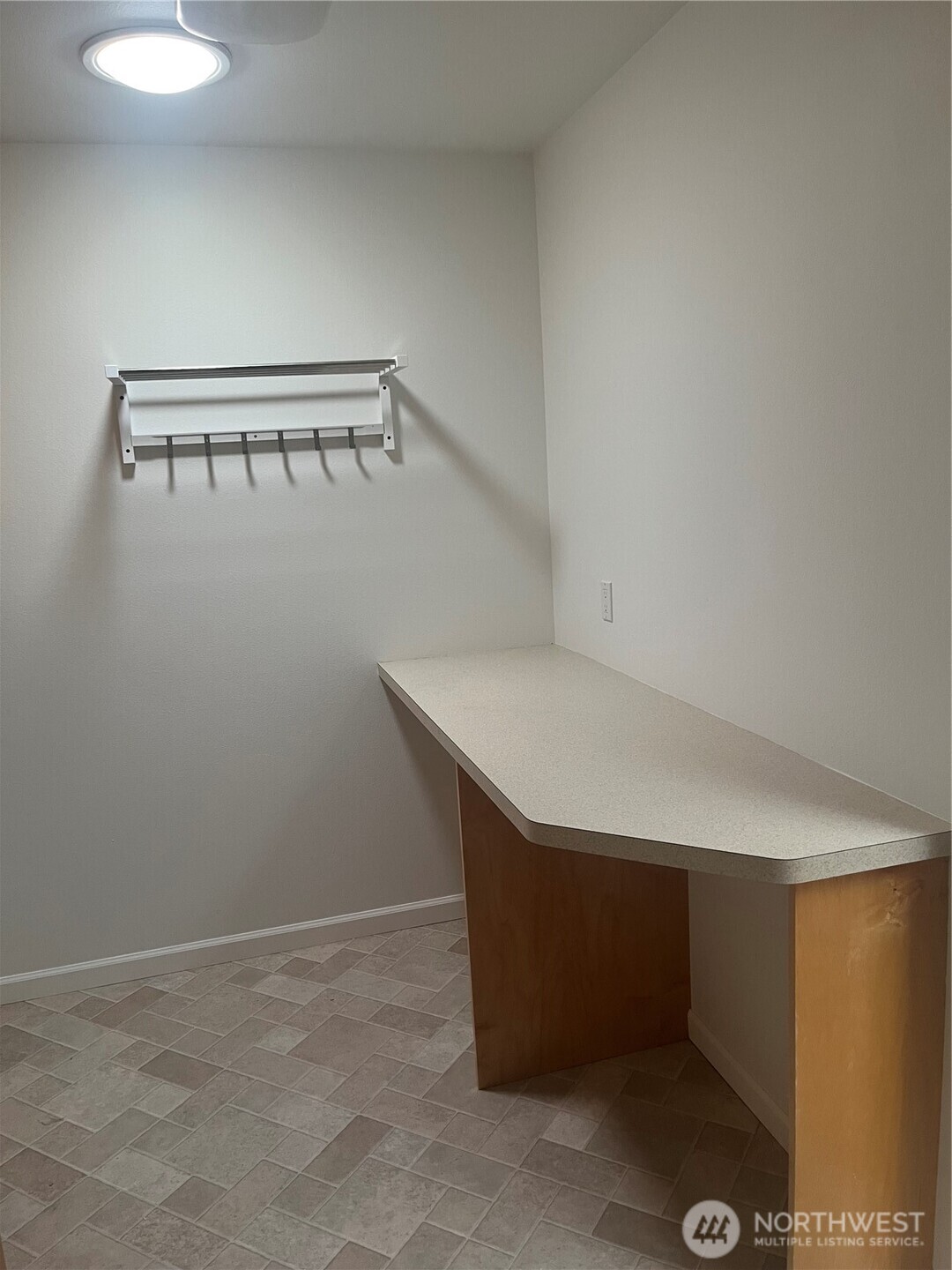 880 N Minstrel Road , Sequim, WA 98382