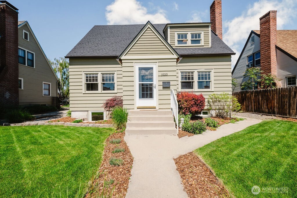 1020 Columbine Street , Wenatchee, WA 98801