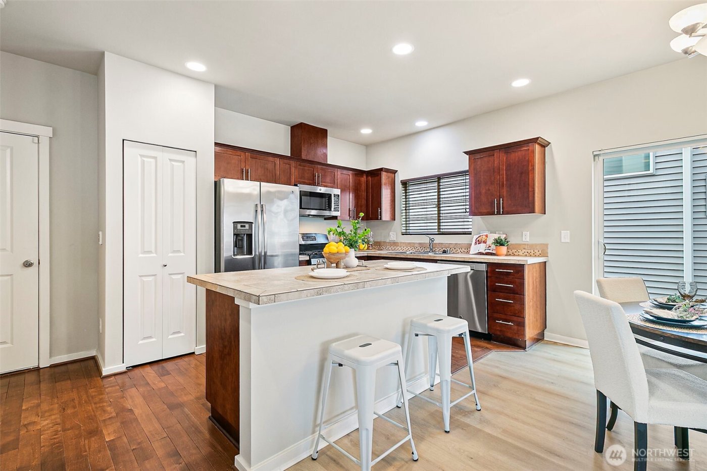 1051 42nd Court NE, Auburn, WA 98002