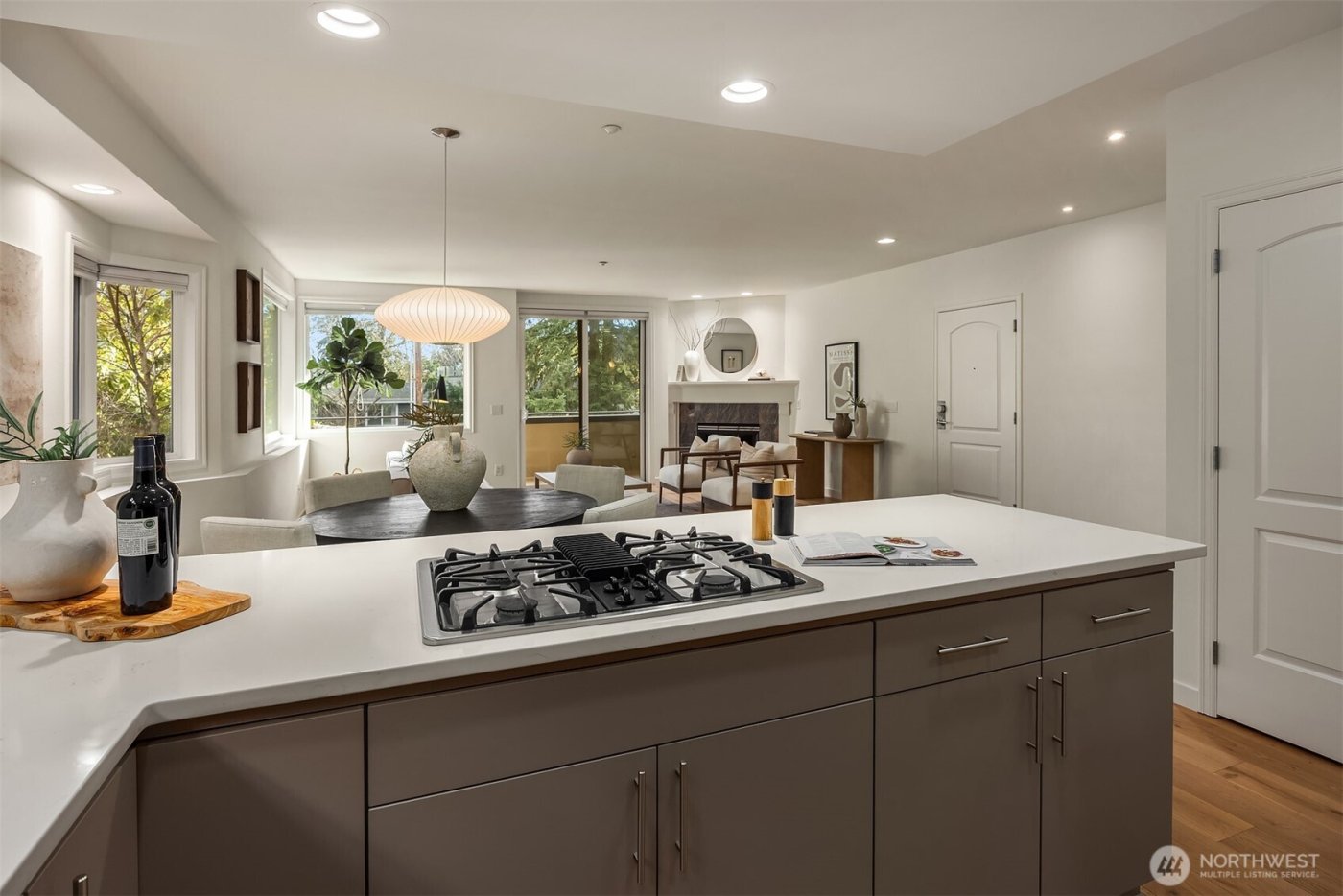 316 5th Avenue #102, Kirkland, WA 98033