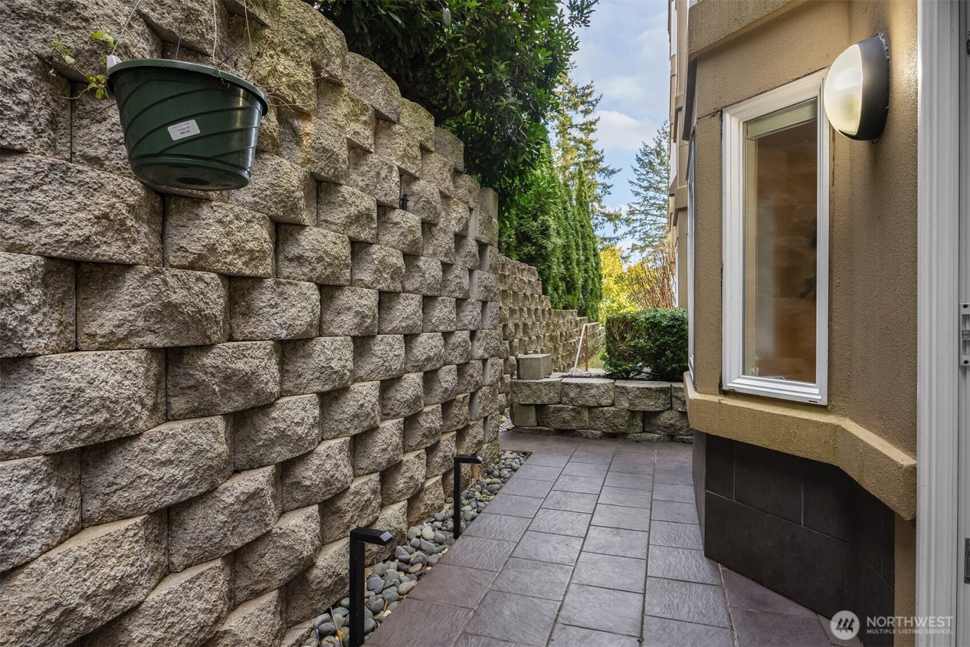 316 5th Avenue #102, Kirkland, WA 98033