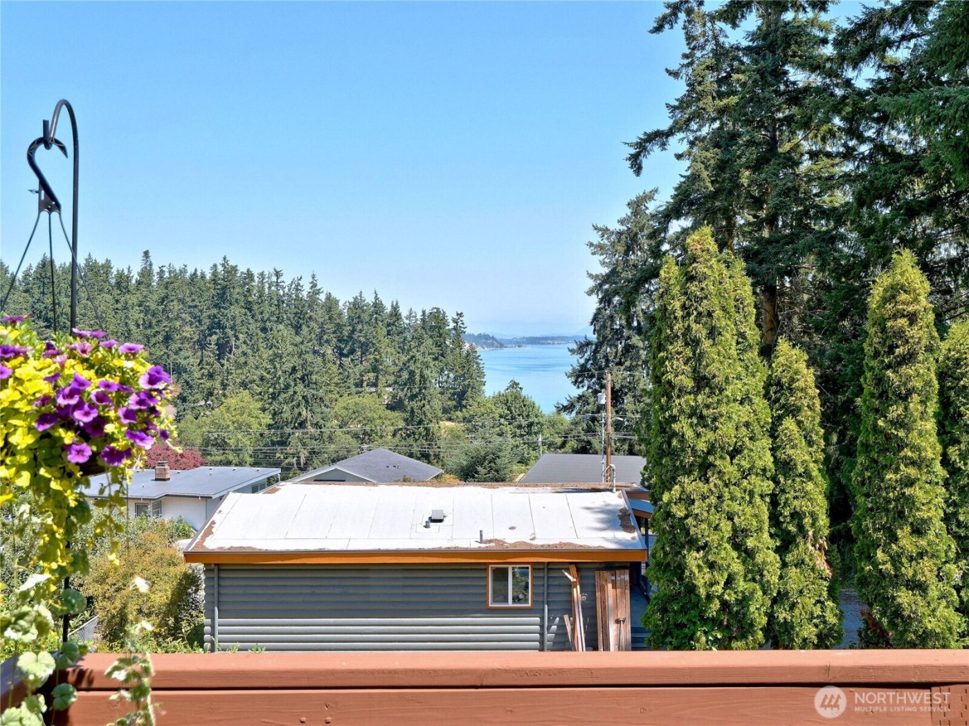 1273 SE Camano Drive , Camano Island, WA 98282