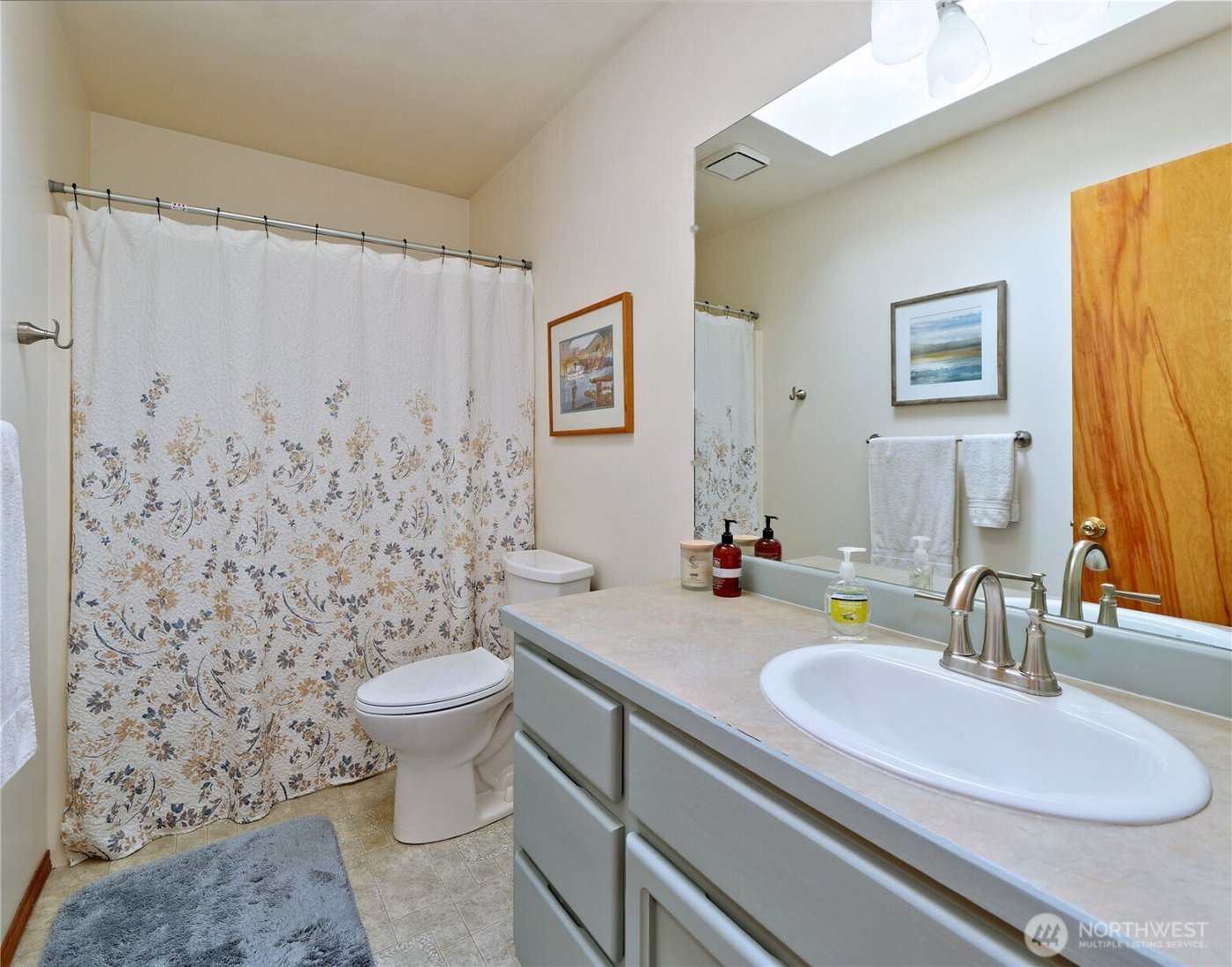 1273 SE Camano Drive , Camano Island, WA 98282