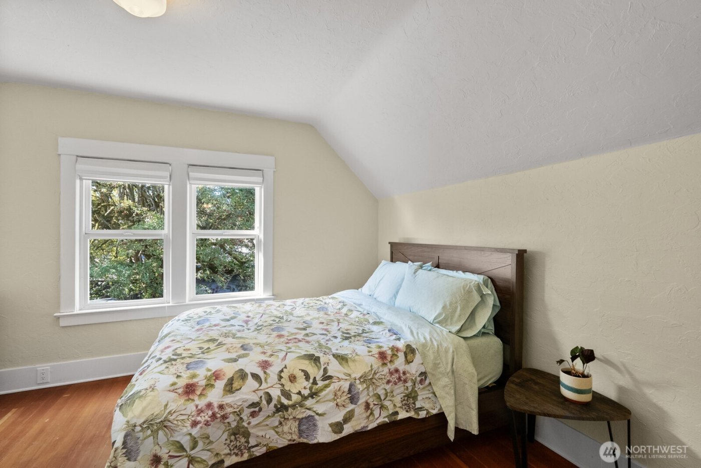 9615 57th Avenue S, Seattle, WA 98118