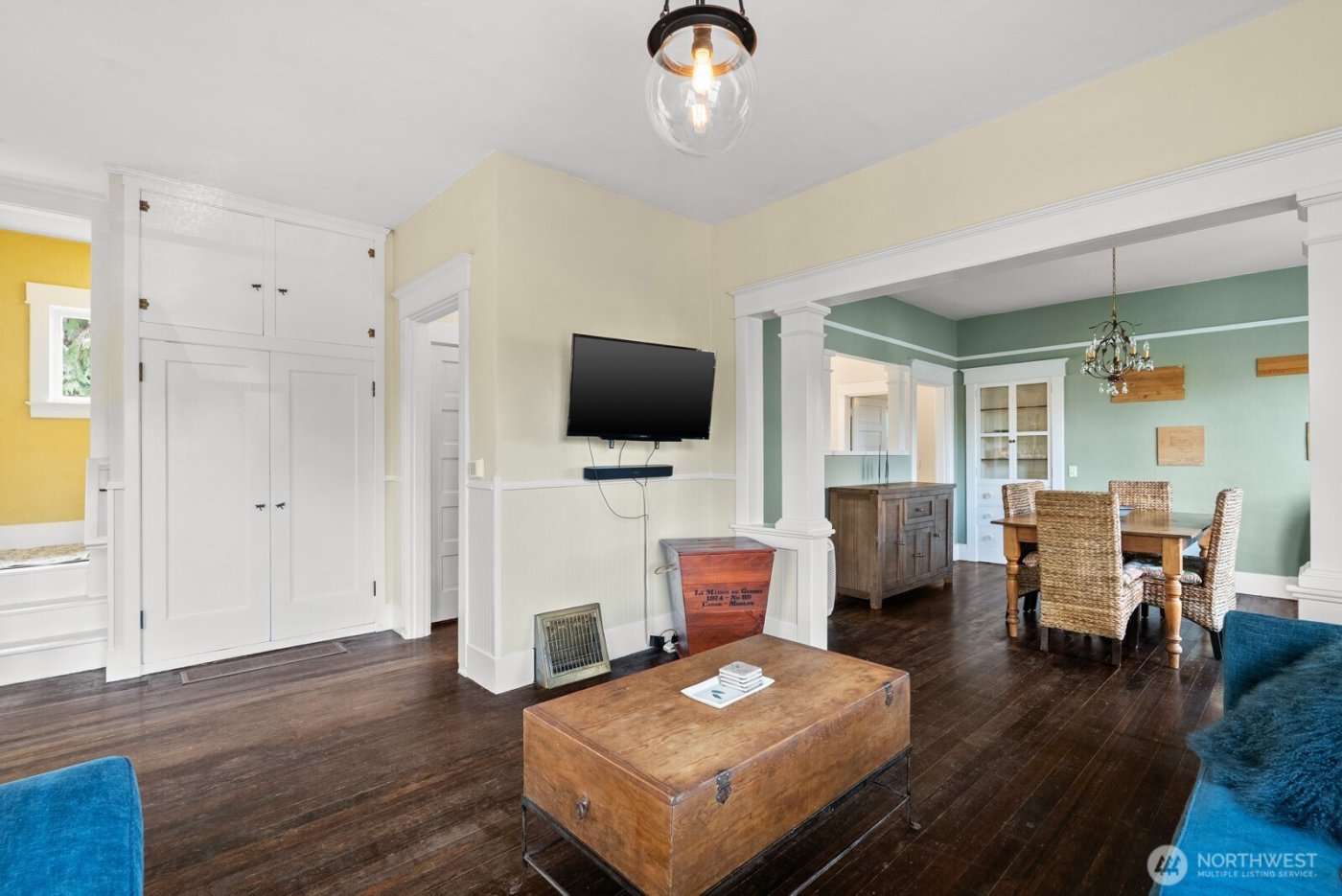 9615 57th Avenue S, Seattle, WA 98118