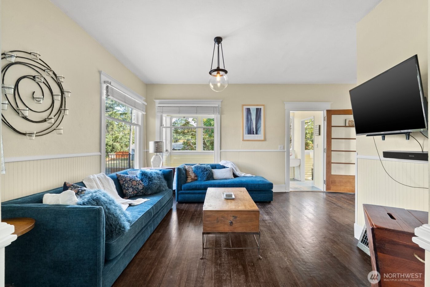 9615 57th Avenue S, Seattle, WA 98118