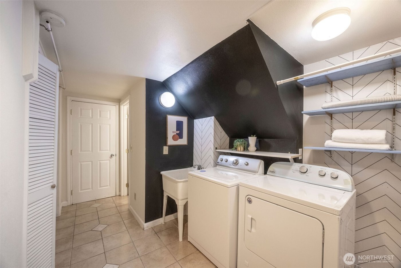 10020 18th Avenue SW, Seattle, WA 98146-3712