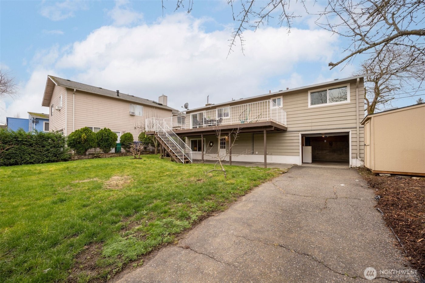 10020 18th Avenue SW, Seattle, WA 98146-3712