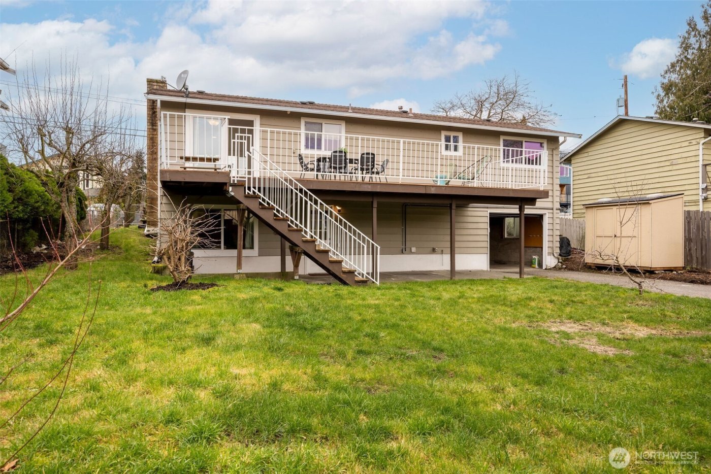 10020 18th Avenue SW, Seattle, WA 98146-3712