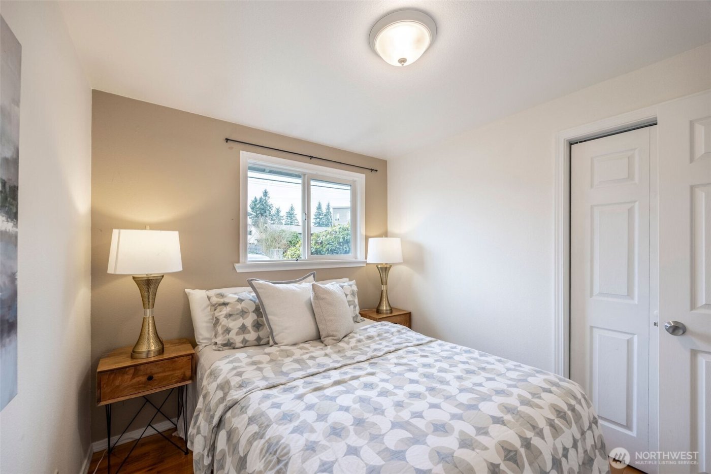 10020 18th Avenue SW, Seattle, WA 98146-3712