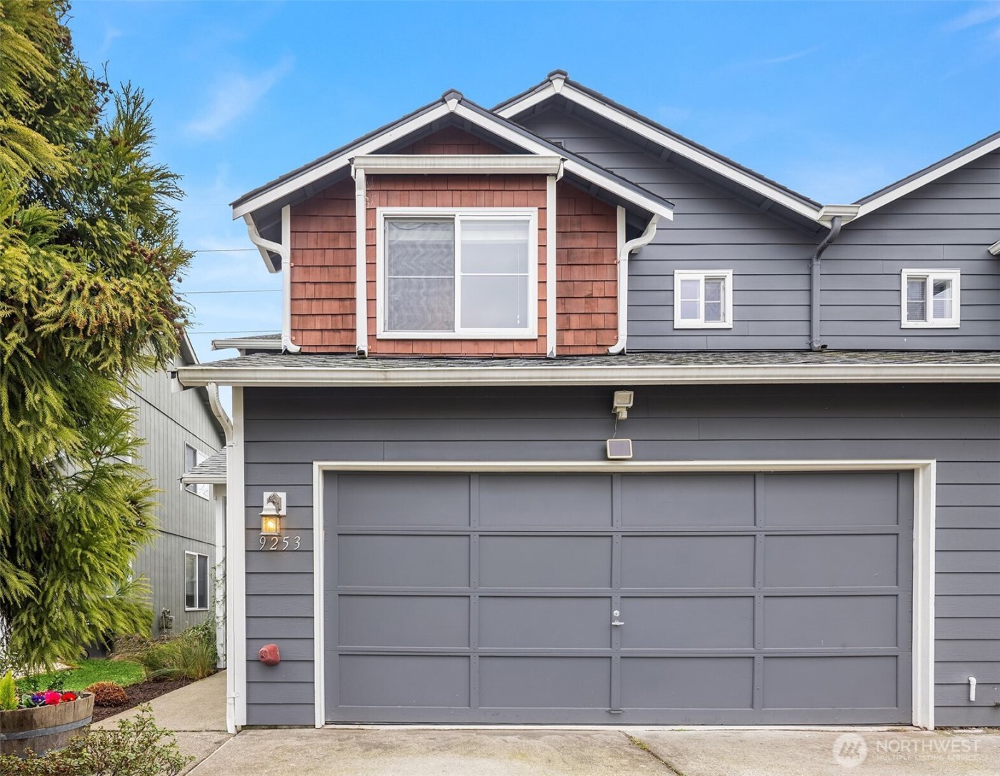 9253 Fremont Avenue N, Seattle, WA 98103