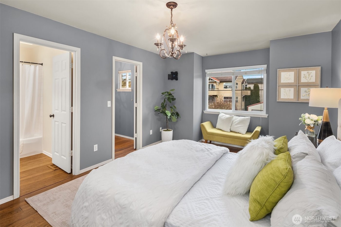 9253 Fremont Avenue N, Seattle, WA 98103