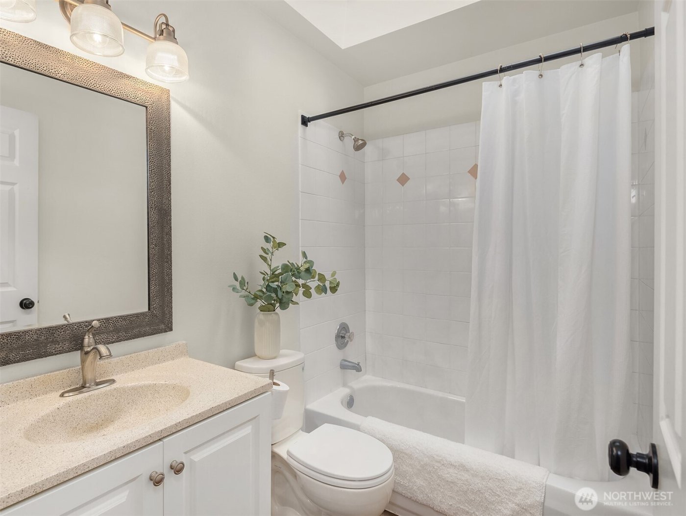 9253 Fremont Avenue N, Seattle, WA 98103