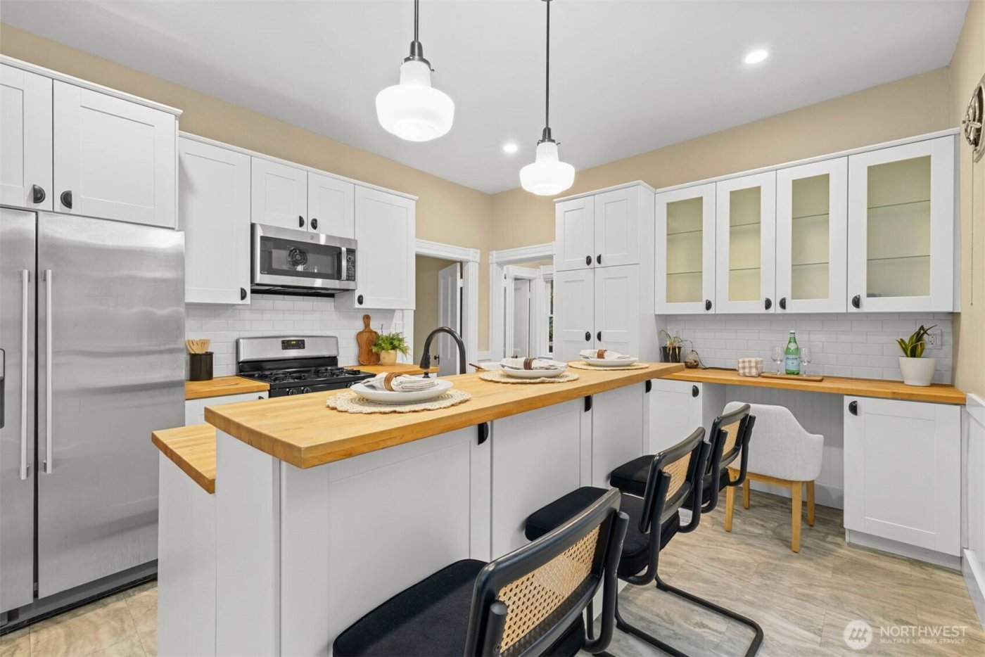 2016 14th Avenue W, Seattle, WA 98119