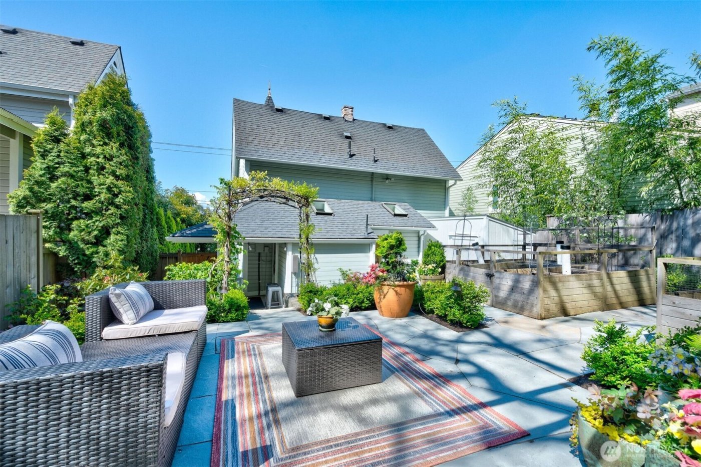 2016 14th Avenue W, Seattle, WA 98119