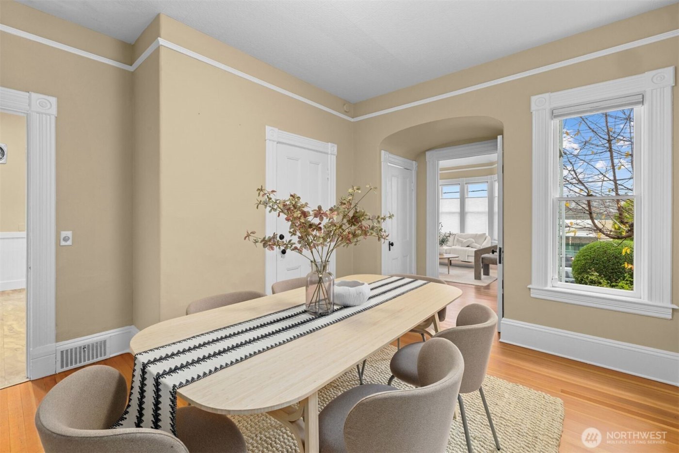 2016 14th Avenue W, Seattle, WA 98119