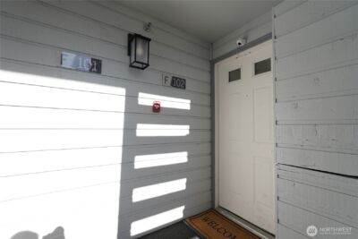 25720 114th Avenue SE #F102, Kent, WA 98030 - Photo 2