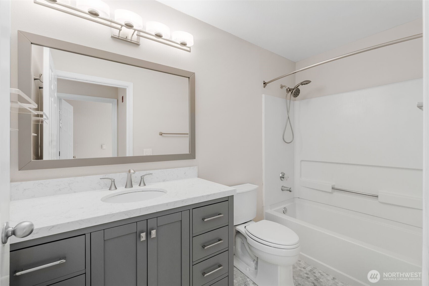 2530 Fifteenth Avenue W #410, Seattle, WA 98119