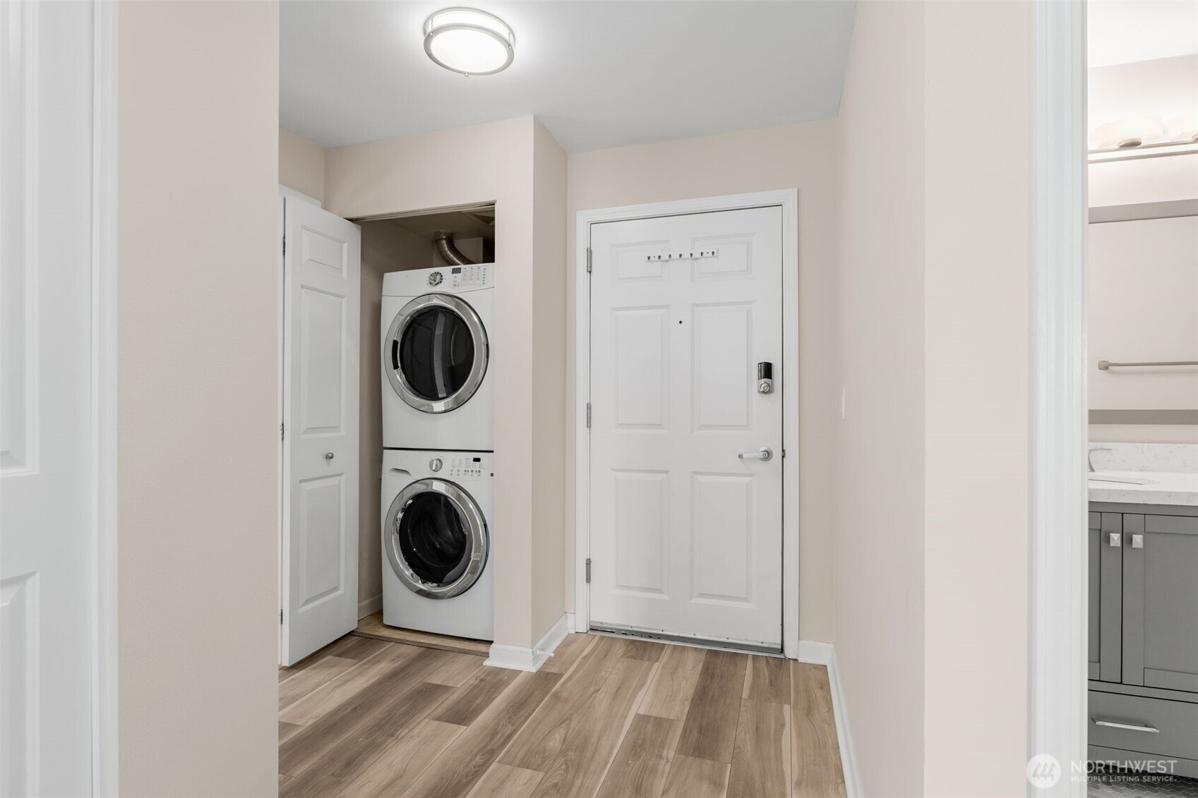 2530 Fifteenth Avenue W #410, Seattle, WA 98119