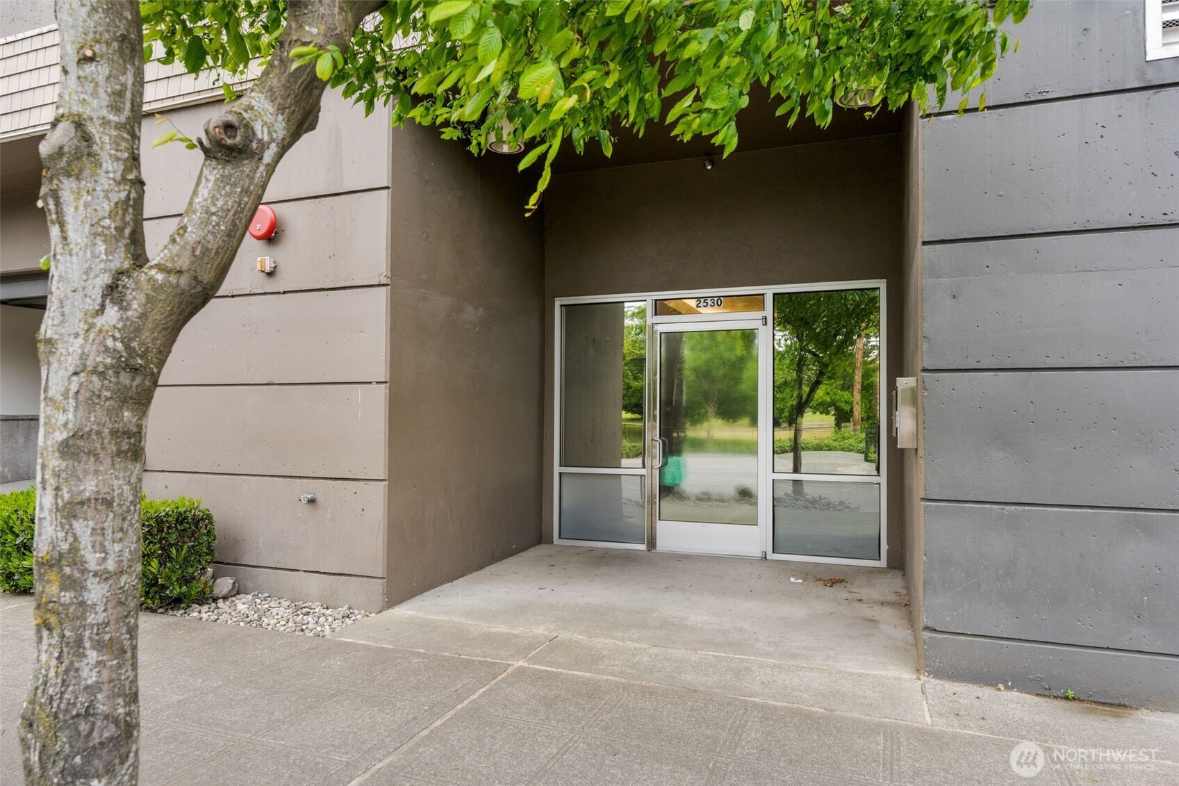 2530 Fifteenth Avenue W #410, Seattle, WA 98119