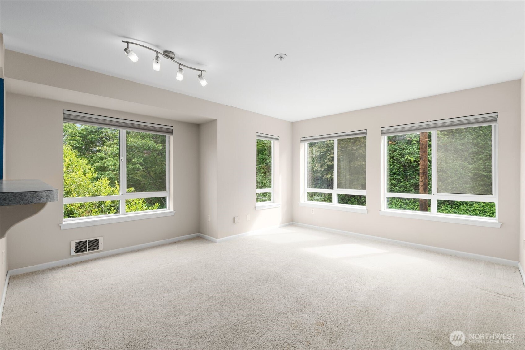2530 Fifteenth Avenue W #410, Seattle, WA 98119