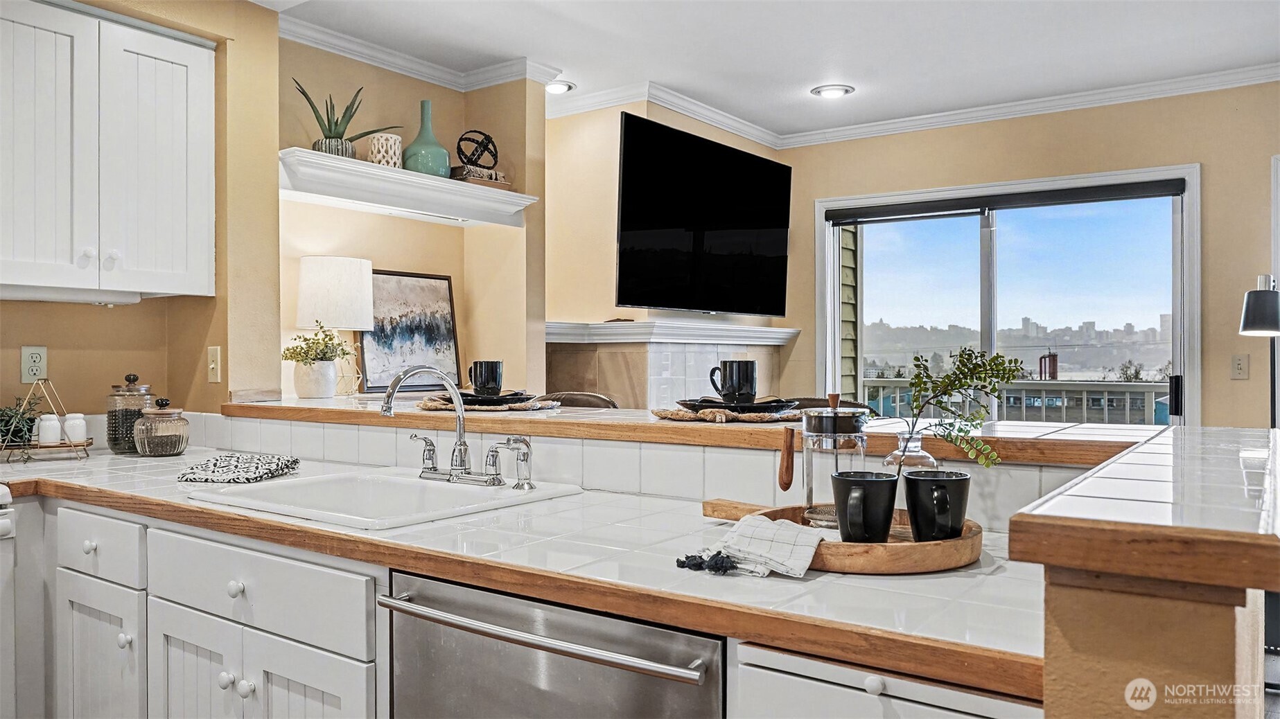 3420 Burke N #C-308, Seattle, WA 98103