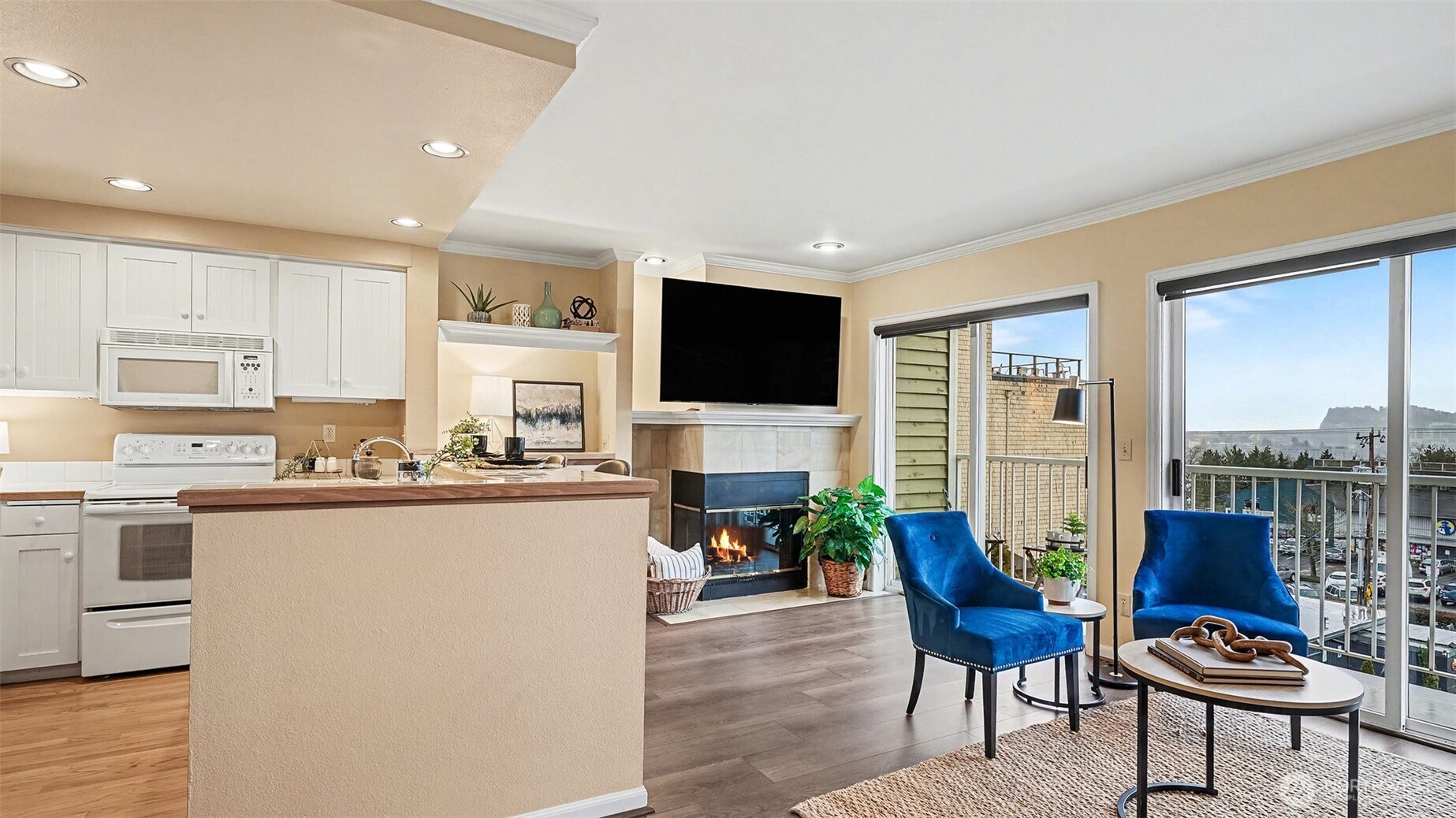 3420 Burke N #C-308, Seattle, WA 98103