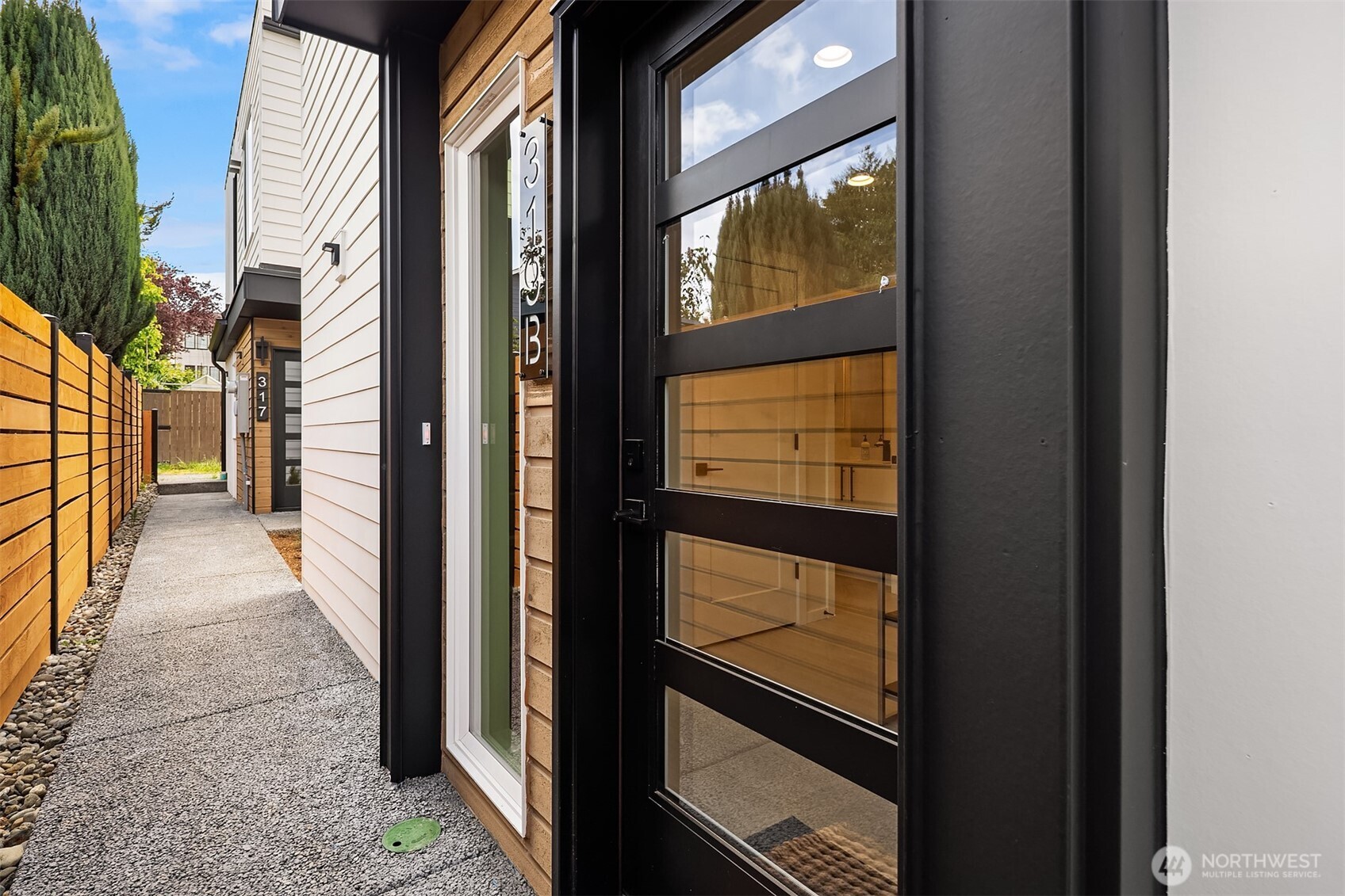 319 NW 87th Street #B, Seattle, WA 98117