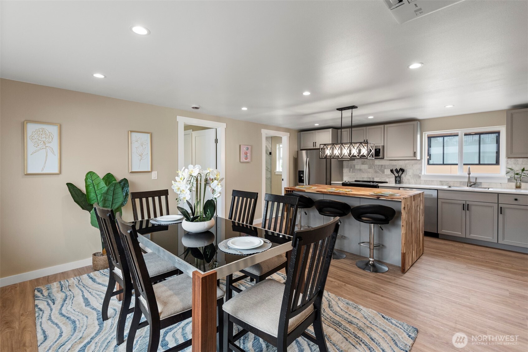 6709 Aurora Avenue , Seattle, WA 98103