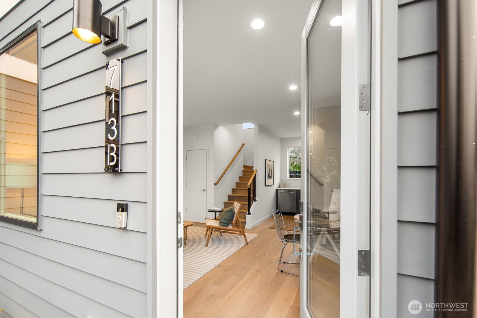 713 B N 70th Street , Seattle, WA 98103