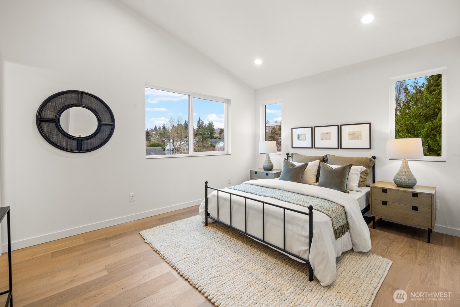 713 B N 70th Street , Seattle, WA 98103