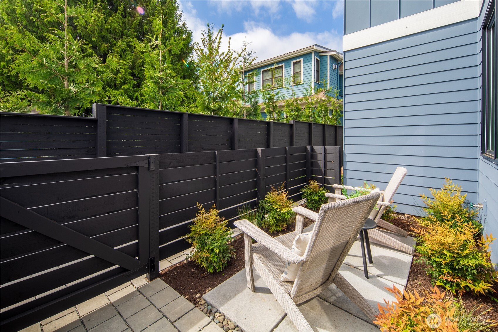 713 B N 70th Street , Seattle, WA 98103