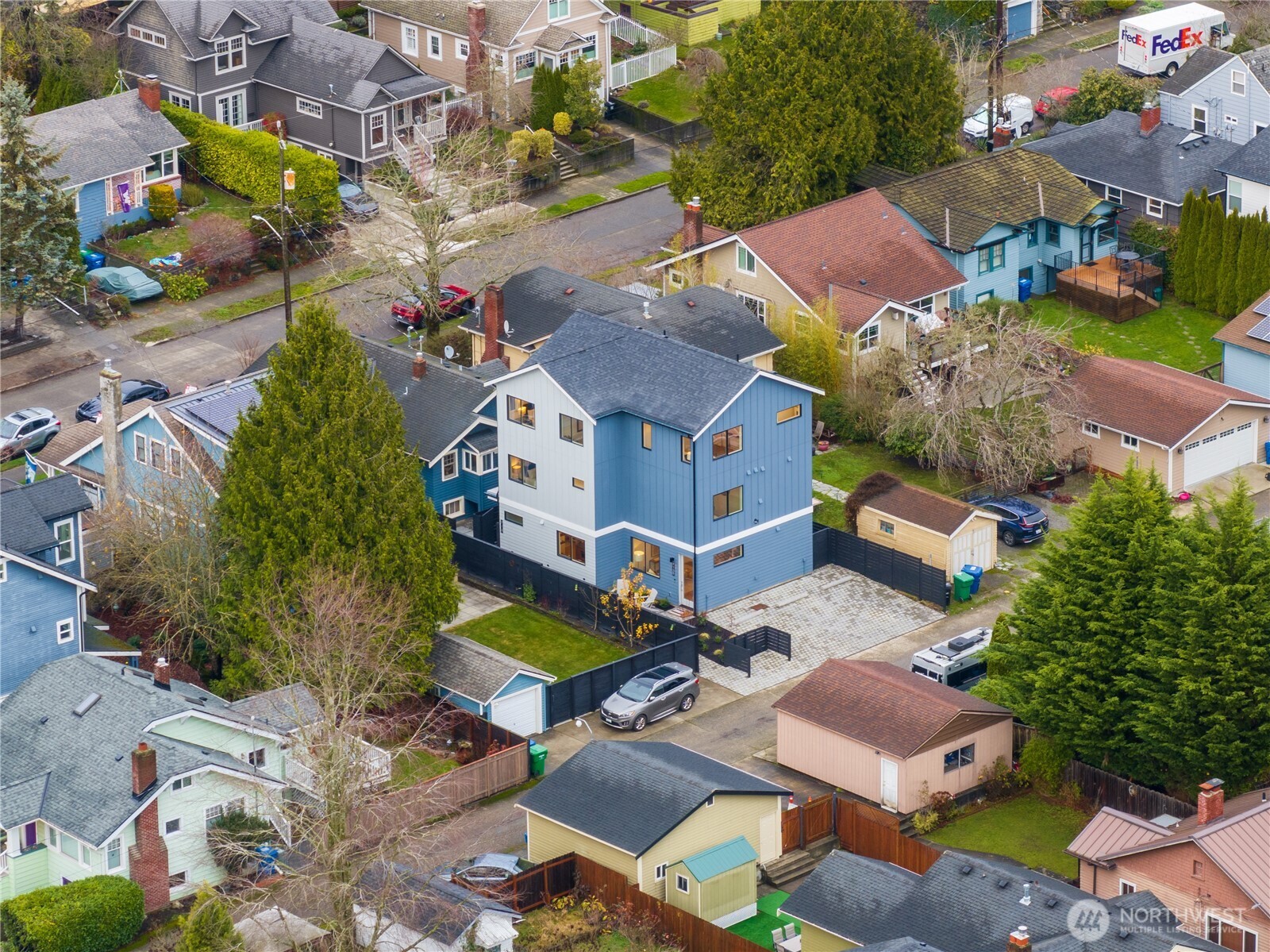 713 B N 70th Street , Seattle, WA 98103