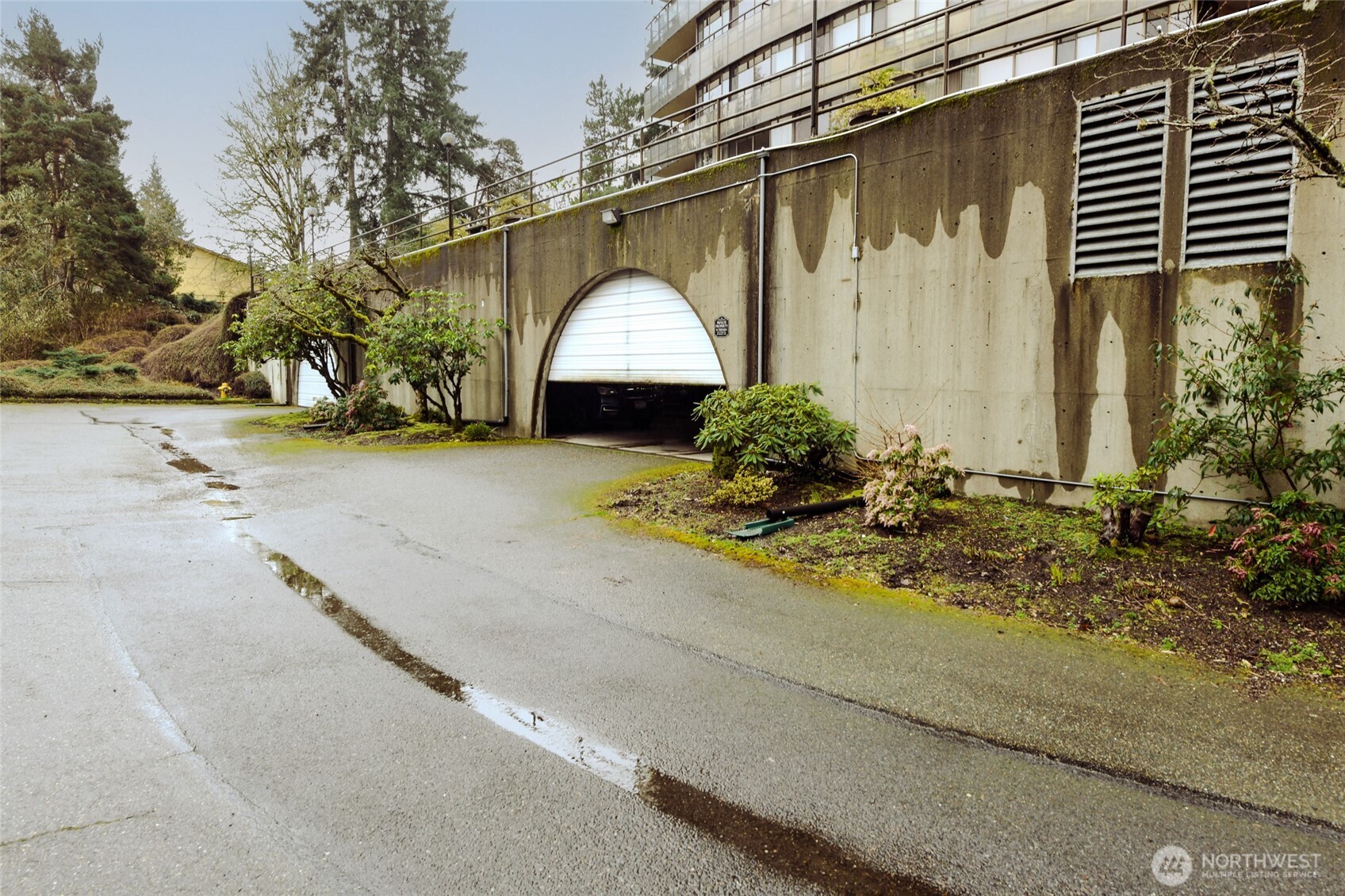 1910 Evergreen Park Drive SW #302, Olympia, WA 98502