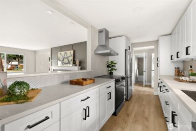 1402 N 136th Street , Seattle, WA 98133 - Photo 4
